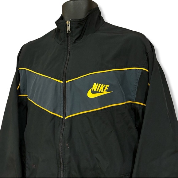 Nike Windbreaker - Picture 2 of 4
